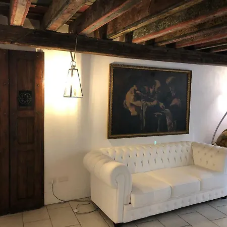 Domus Antiqua San Lorenzo Apartment *